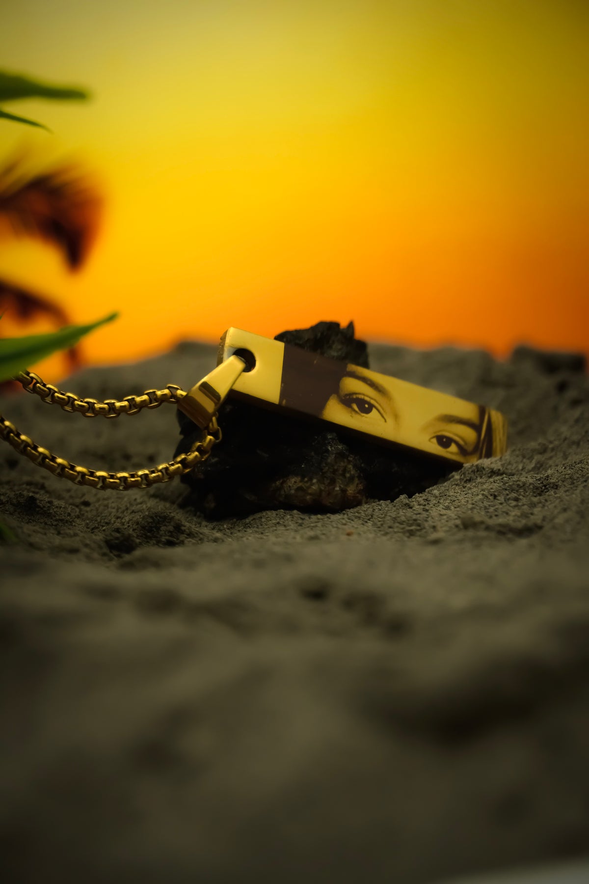 Customise eye pendant